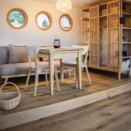 Nyaraló Wohnwagon Paul - Autarkie Erleben! - Tiny House Oberschneiding